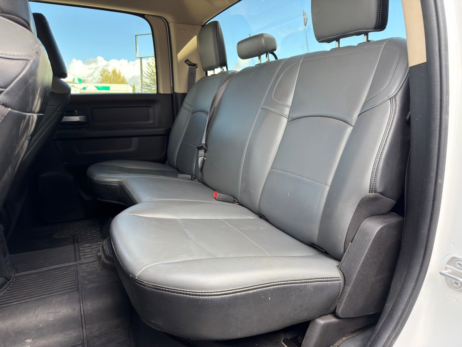 Used 2019 RAM 3500 Tradesman w/ Chrome Appearance Group image 9