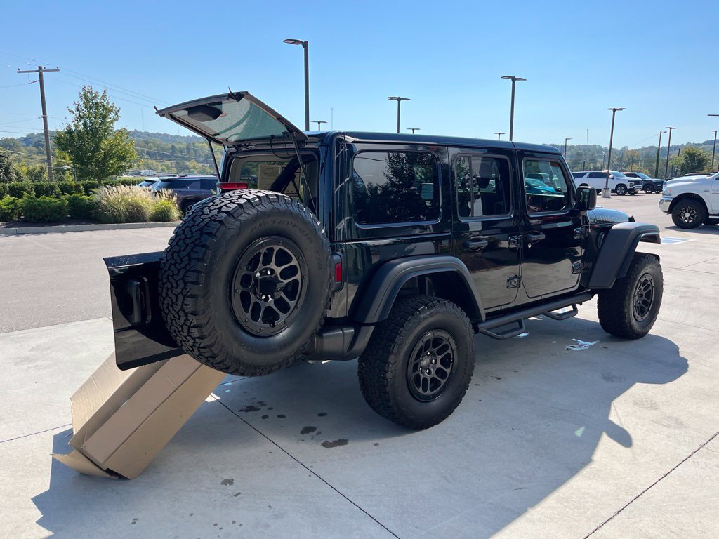 Used 2023 Jeep Wrangler Unlimited Sport AWD/4WD image 19