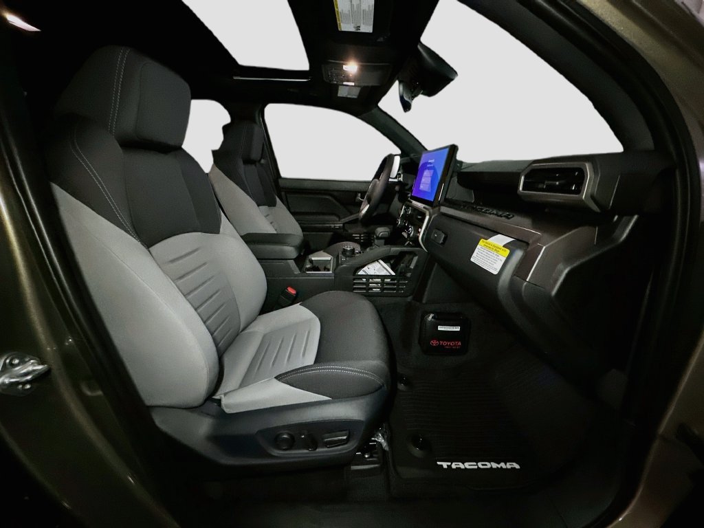 New 2026 Toyota Tacoma TRD Off-Road w/ TRD Off Road Upgrade Package AWD/4WD image 32