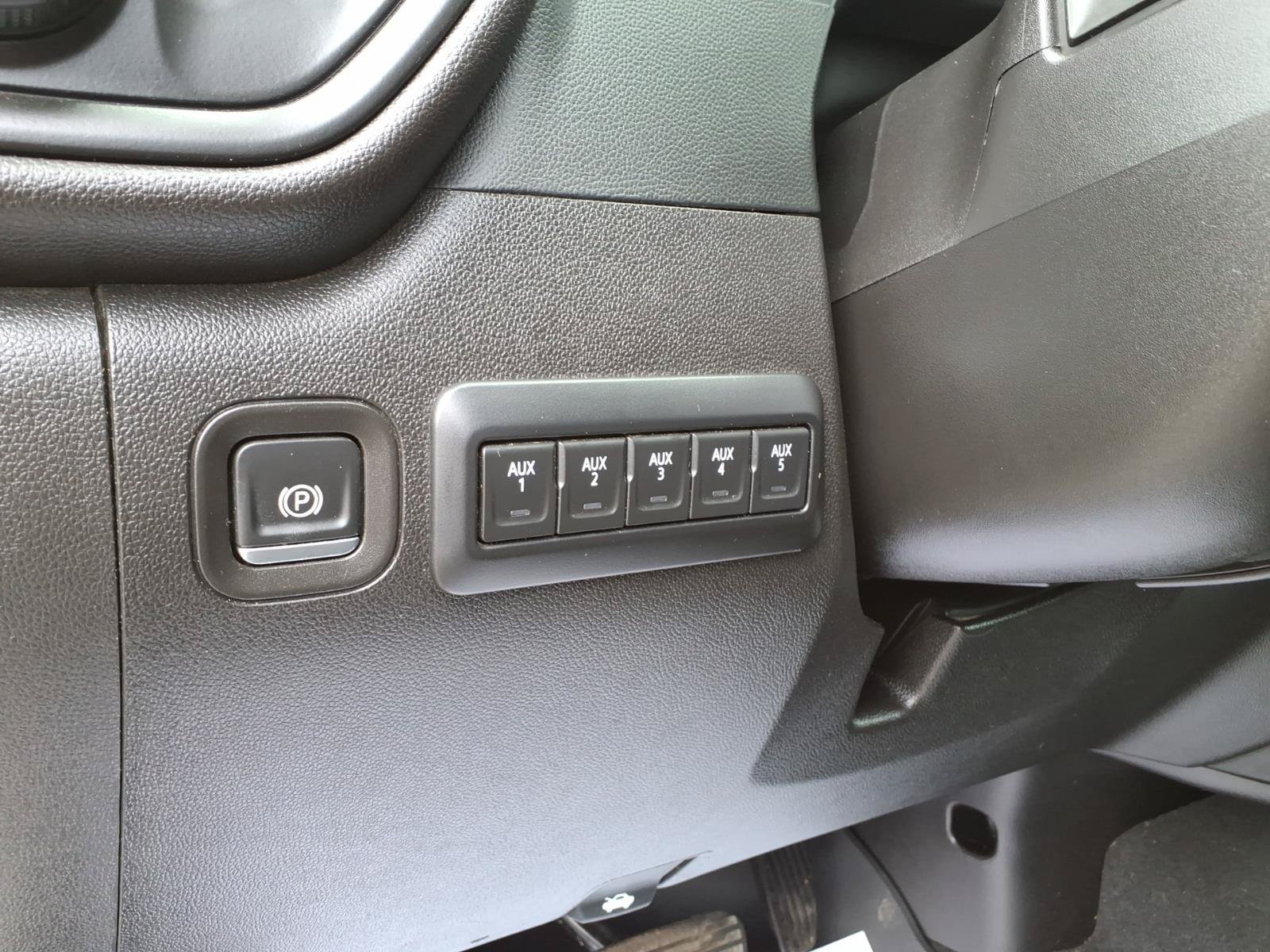 Certified 2024 Chevrolet Silverado 2500 Custom w/ Custom Convenience Package AWD/4WD image 19