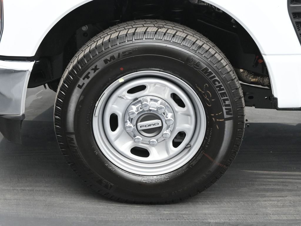 New 2026 Ford F250 XL w/ XL Chrome Package image 23