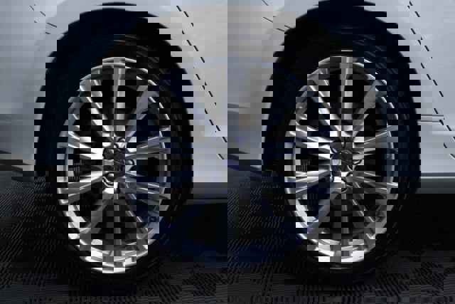 Used 2016 Volvo S60 T5 Inscription Platinum image 5