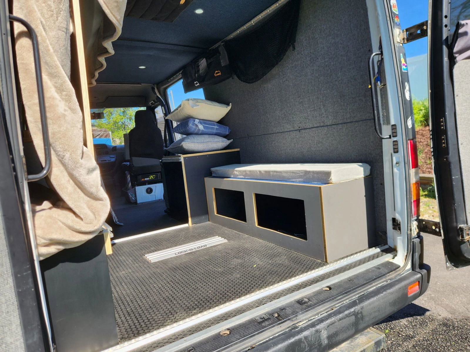 Used 2006 Dodge Sprinter 2500 w/ PWR Convenience Group image 50