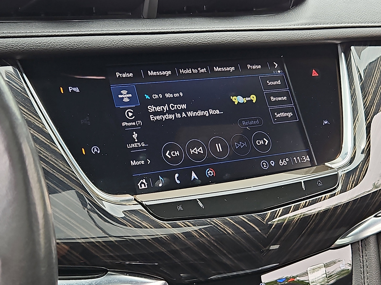 Used 2022 Cadillac XT6 Premium Luxury w/ LPO, Floor Liner Package AWD/4WD image 18