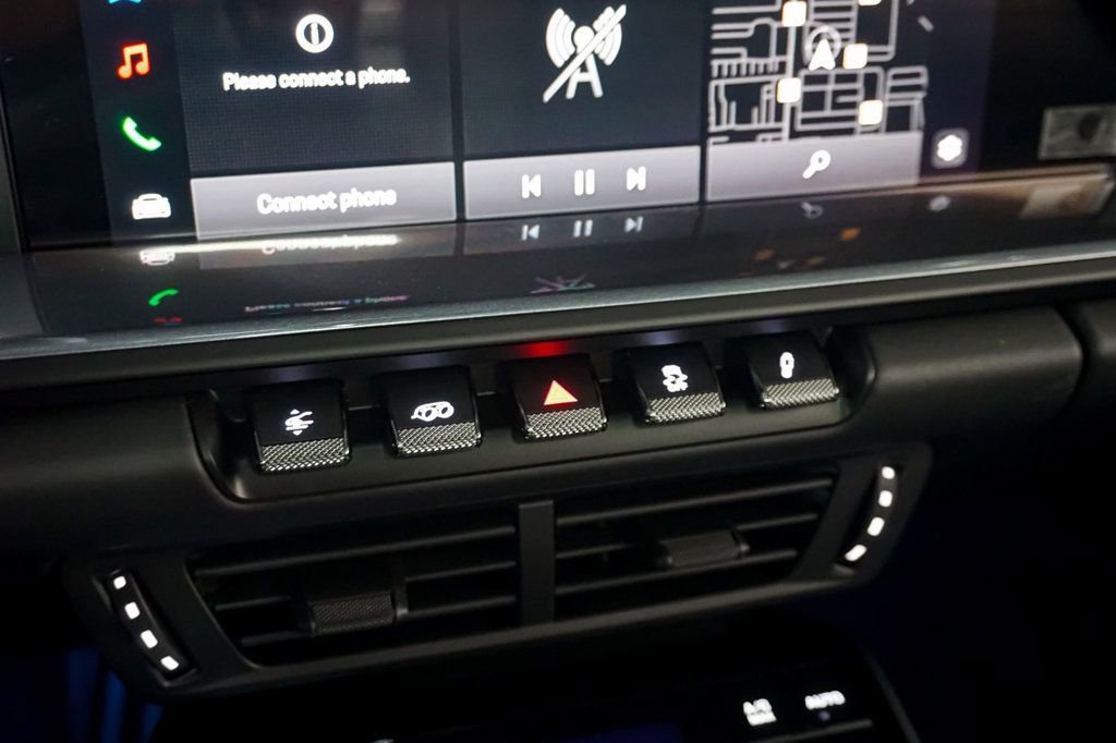 Used 2025 Porsche 911 Carrera T RWD image 28