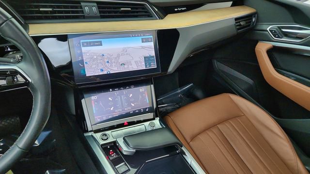 Used 2024 Audi Q8 e-tron Premium Plus w/ Premium Plus Package image 42