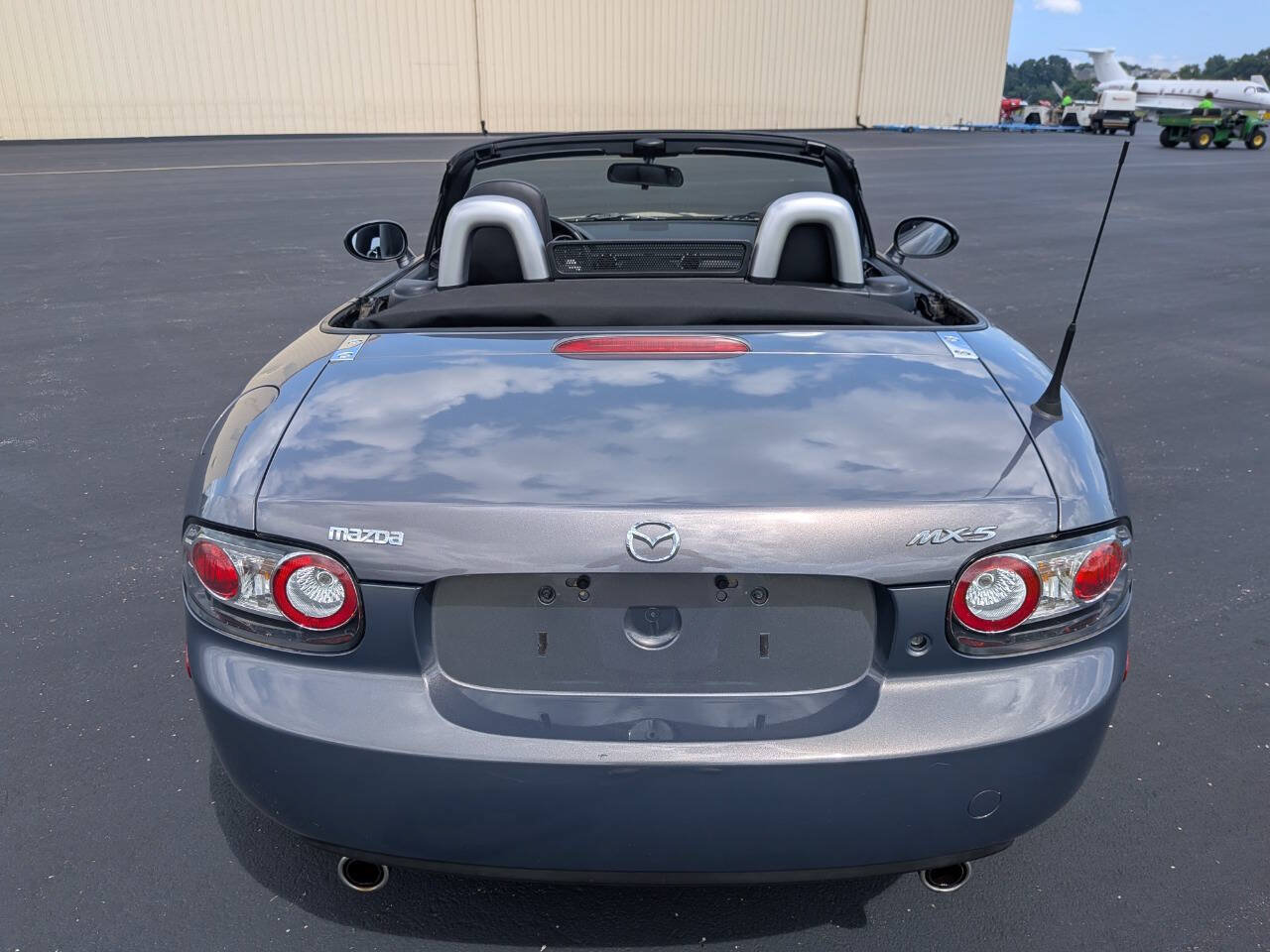 Used 2008 MAZDA MX-5 Miata Grand Touring w/ Premium Pkg RWD image 3