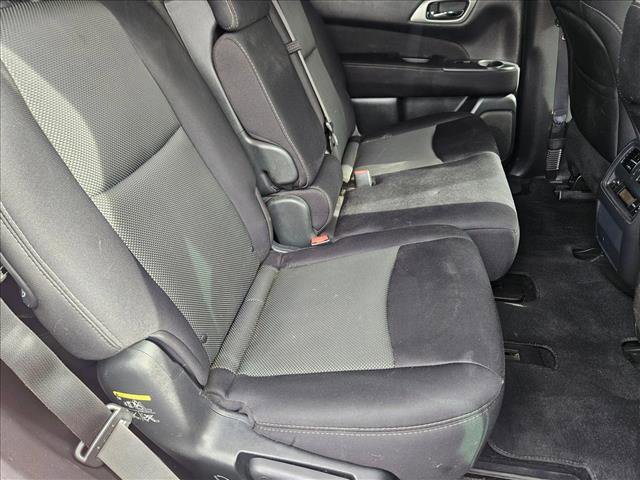 Used 2017 Nissan Pathfinder S image 13