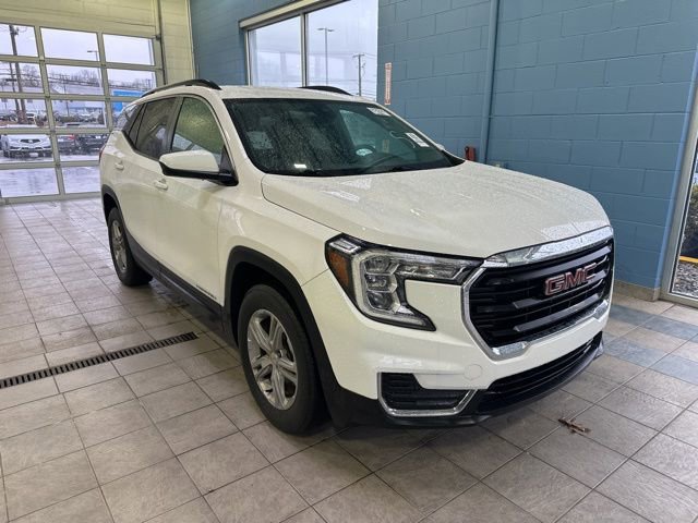 Used 2023 GMC Terrain SLE w/ Driver Convenience Package image 1