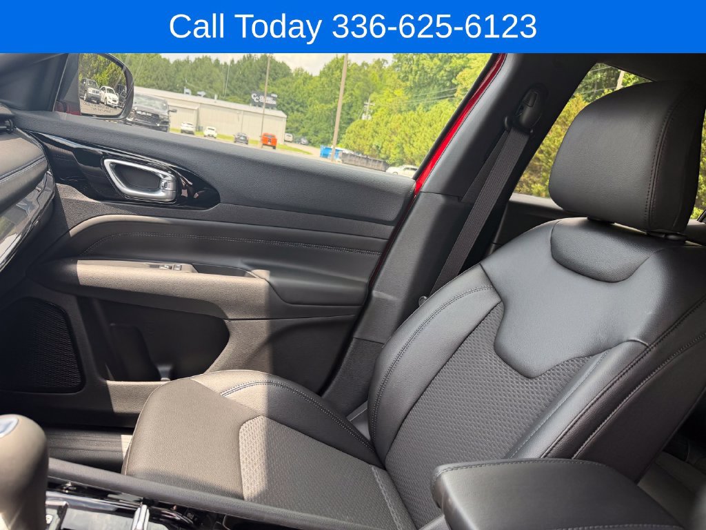 New 2026 Jeep Compass Latitude AWD/4WD image 26