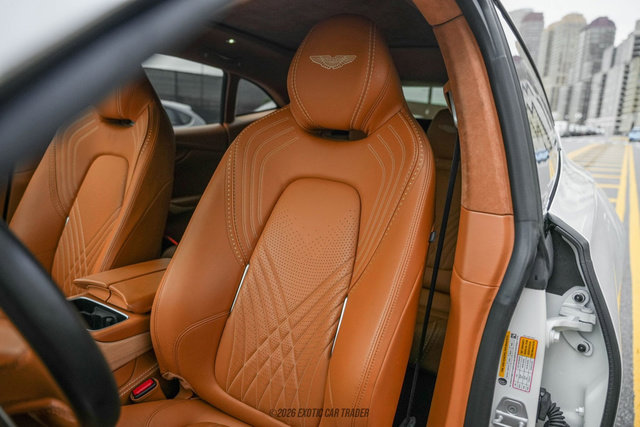 Used 2021 Aston Martin DBX image 27