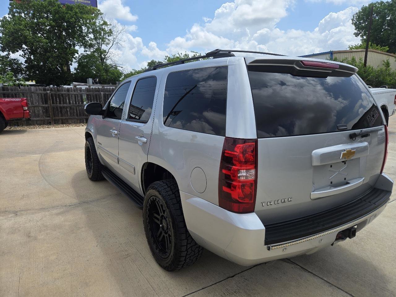 Used 2014 Chevrolet Tahoe LS RWD image 6