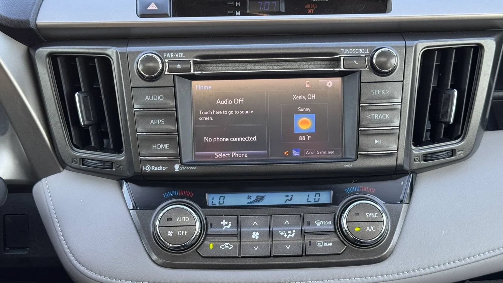 Used 2015 Toyota RAV4 XLE FWD image 21