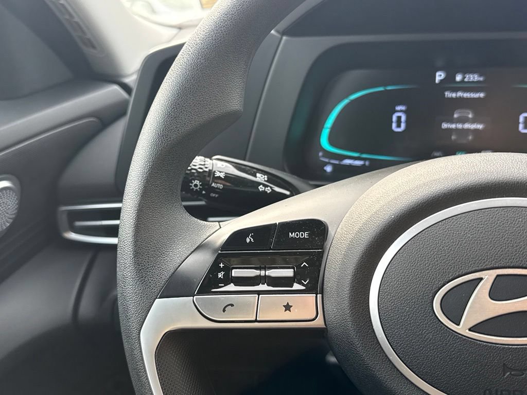 Certified 2025 Hyundai Elantra Hybrid FWD image 27