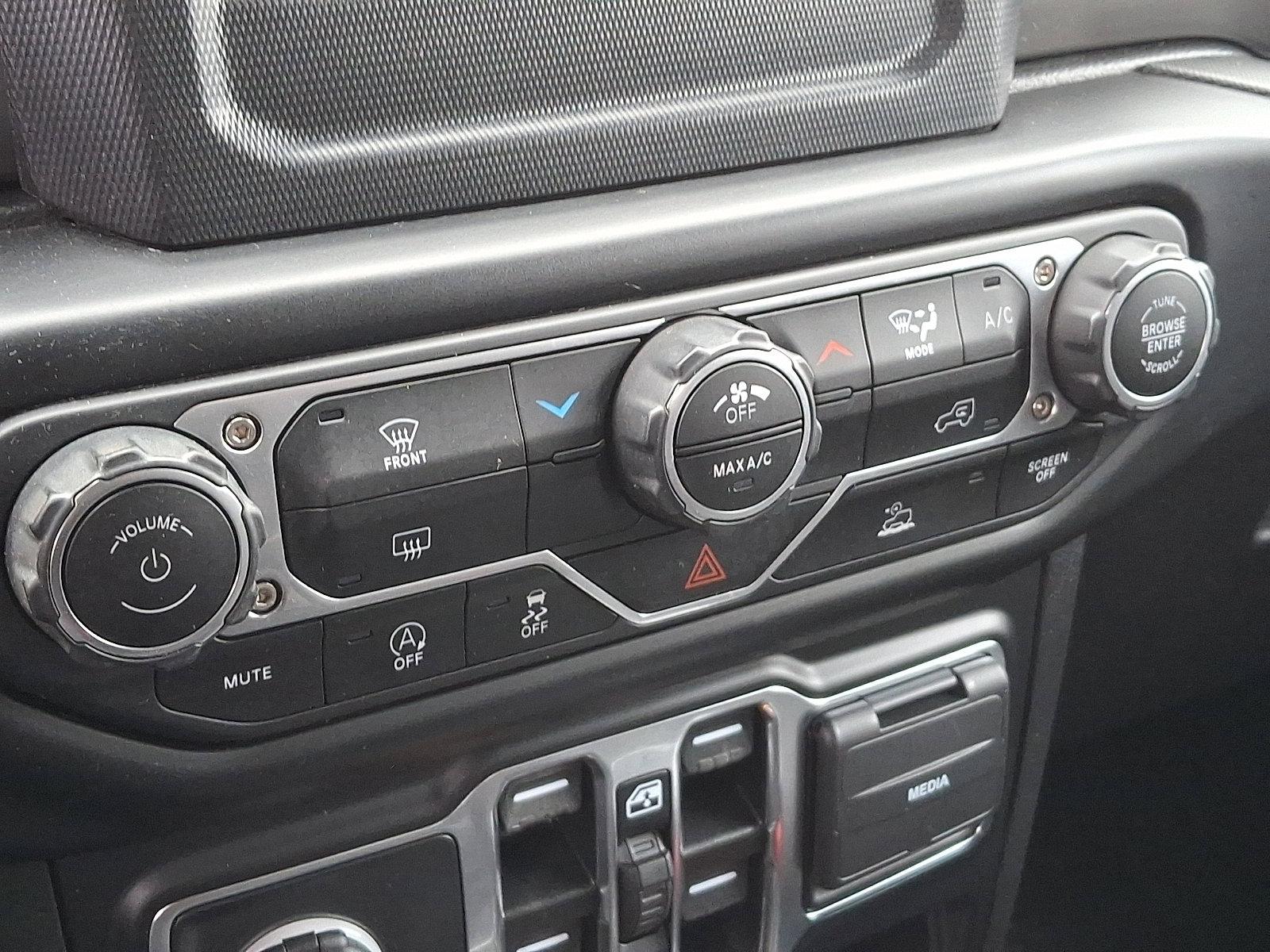 Used 2022 Jeep Gladiator Sport image 17