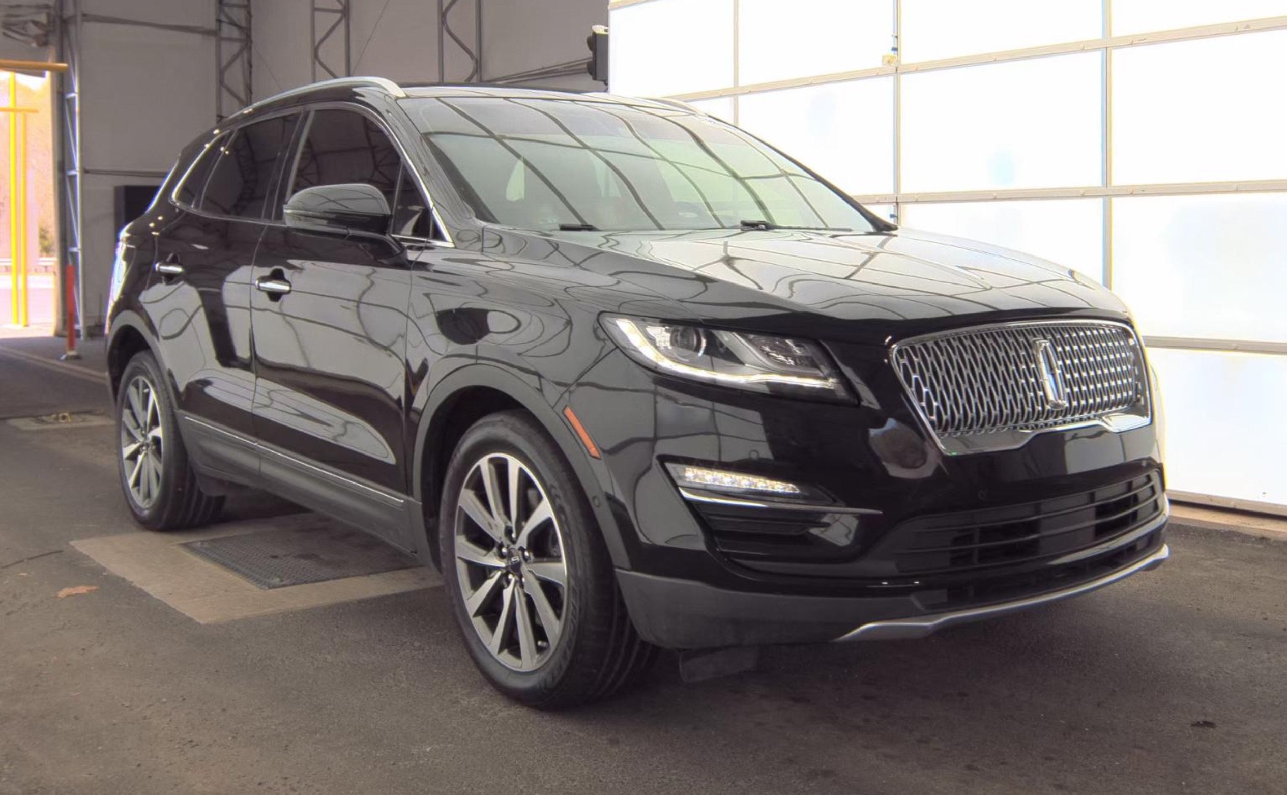 Used 2019 Lincoln MKC Reserve w/ MKC Technology Package FWD image 3