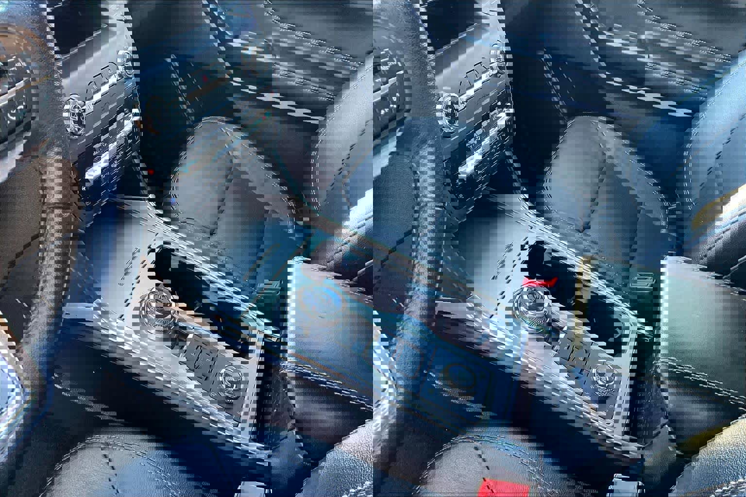 Used 2020 Ford Explorer Limited image 15