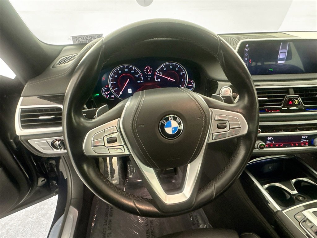 Used 2019 BMW 750i image 11