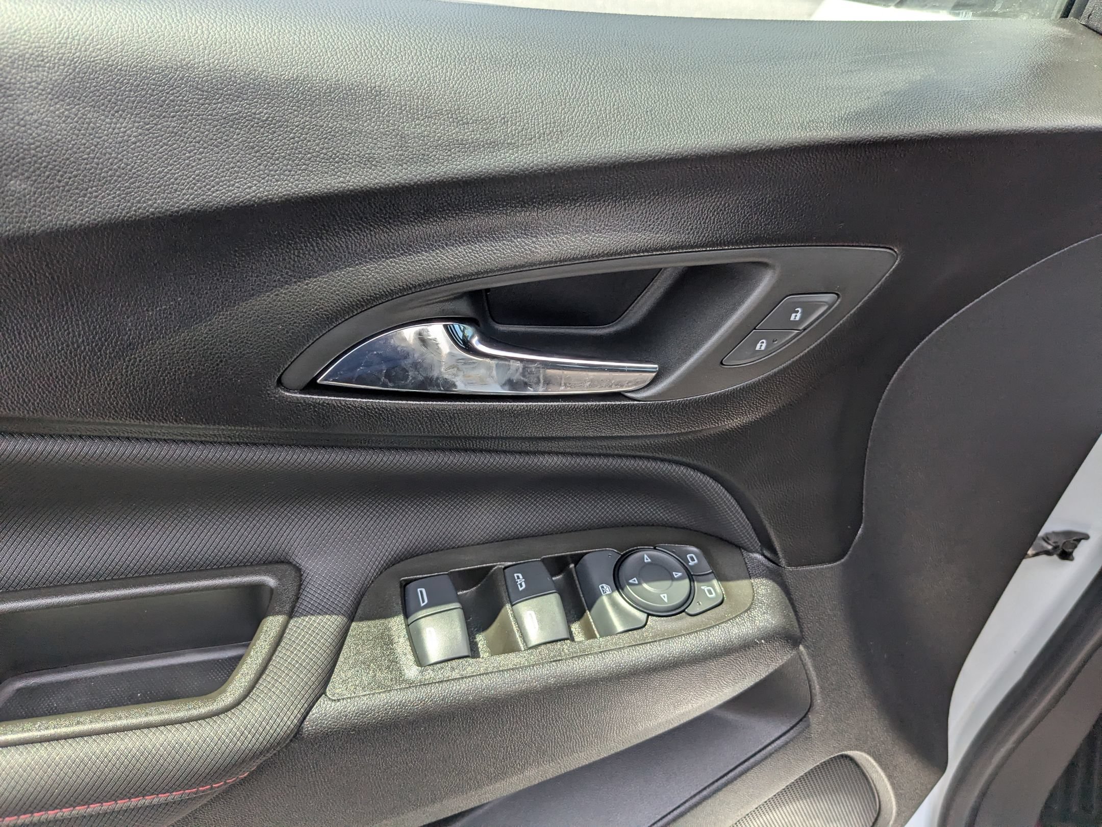 Used 2024 Chevrolet Equinox RS w/ RS Leather Package FWD image 12