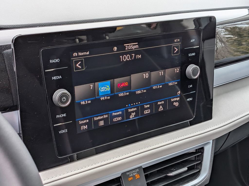 Used 2025 Volkswagen Taos SE w/ Panoramic Sunroof Package image 23