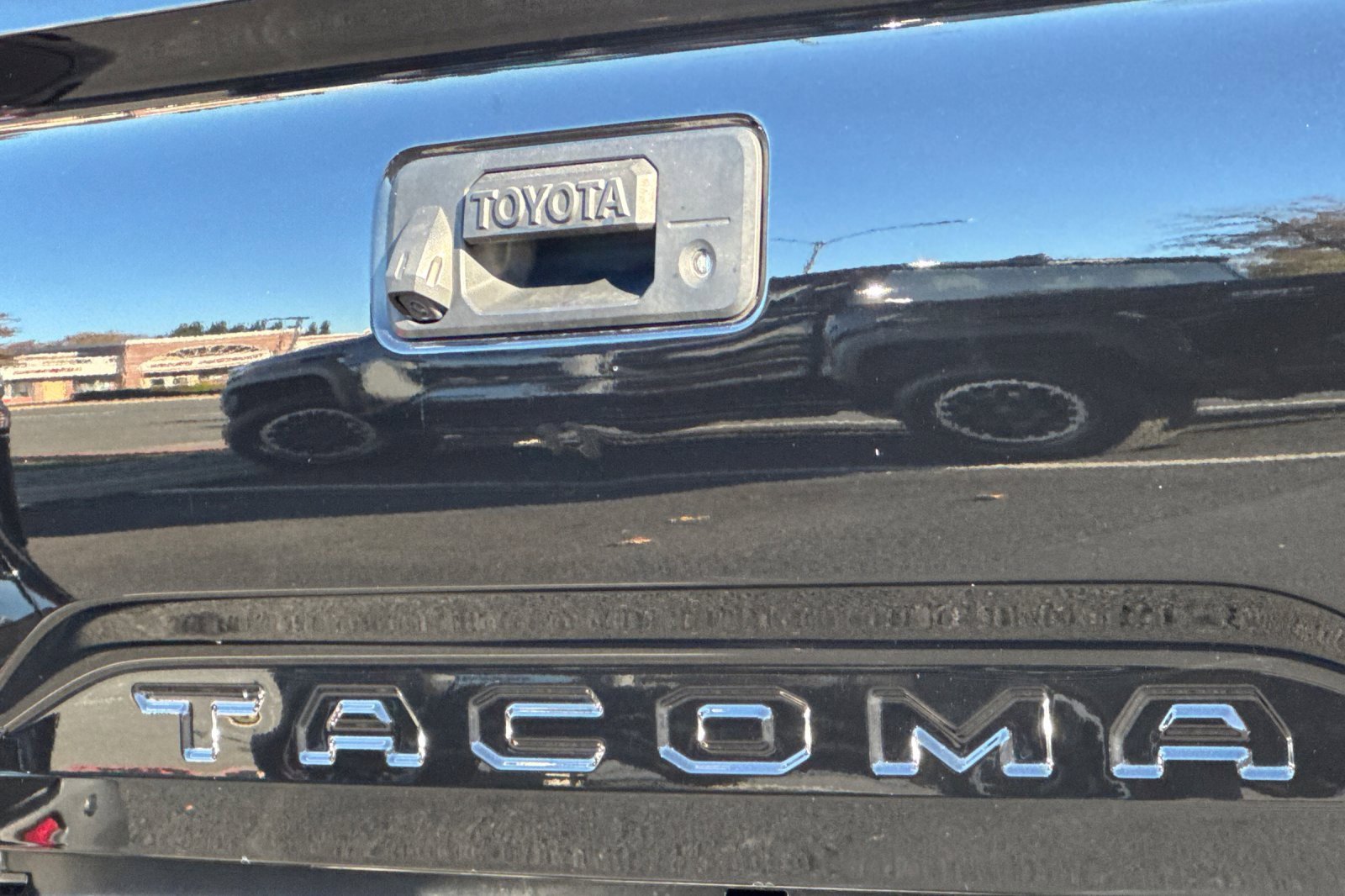 Certified 2021 Toyota Tacoma SR5 image 14