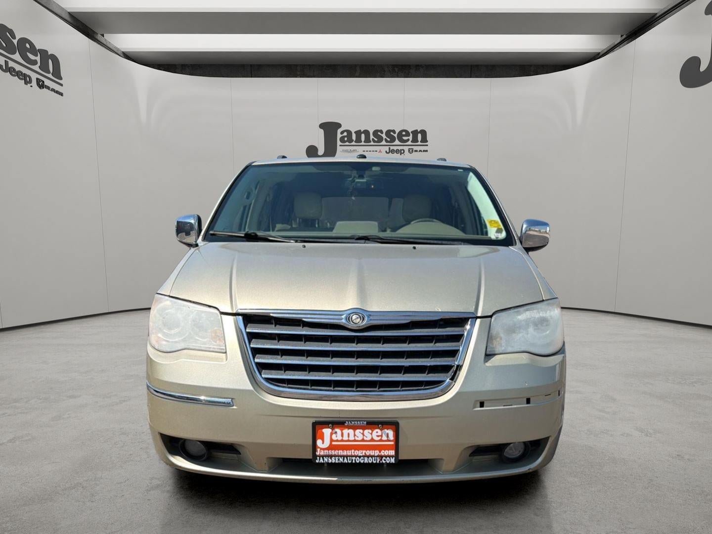 Used 2010 Chrysler Town & Country Limited w/ Entertainment Group #3 FWD image 7