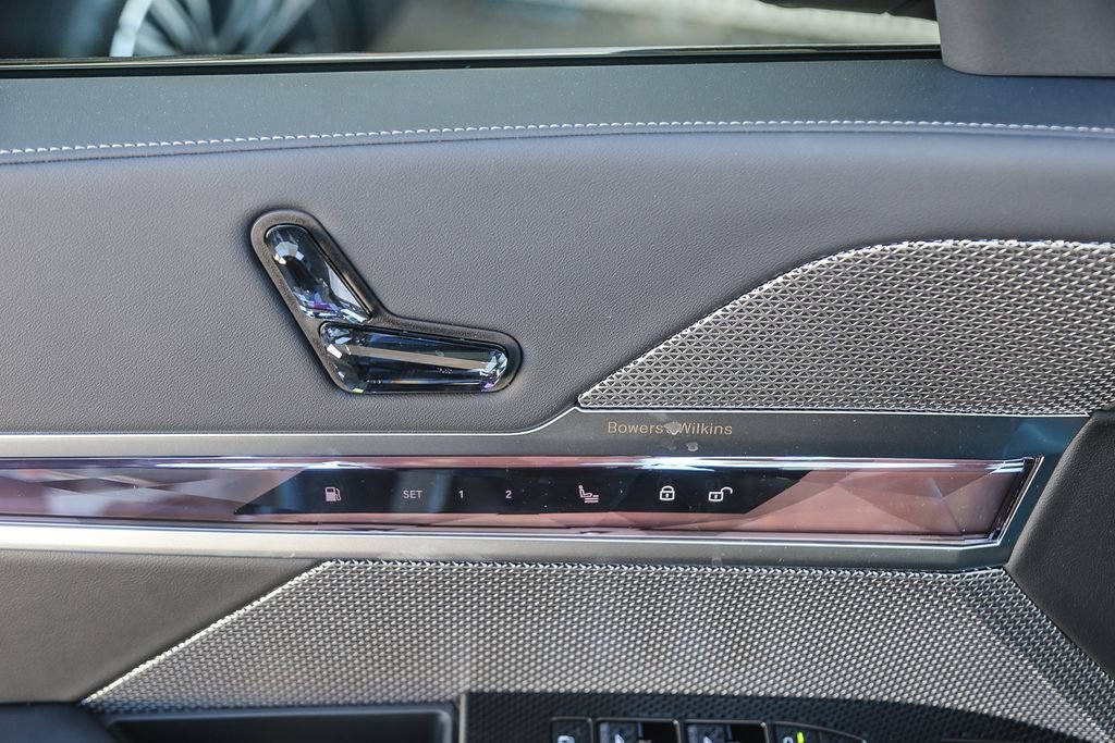 New 2026 BMW 750e xDrive AWD/4WD image 18