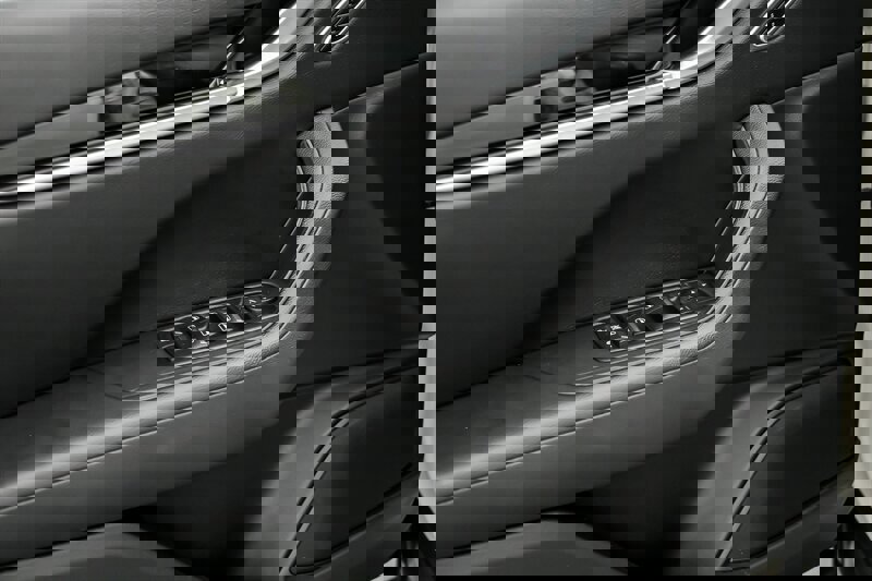 Used 2018 Maserati Levante image 16