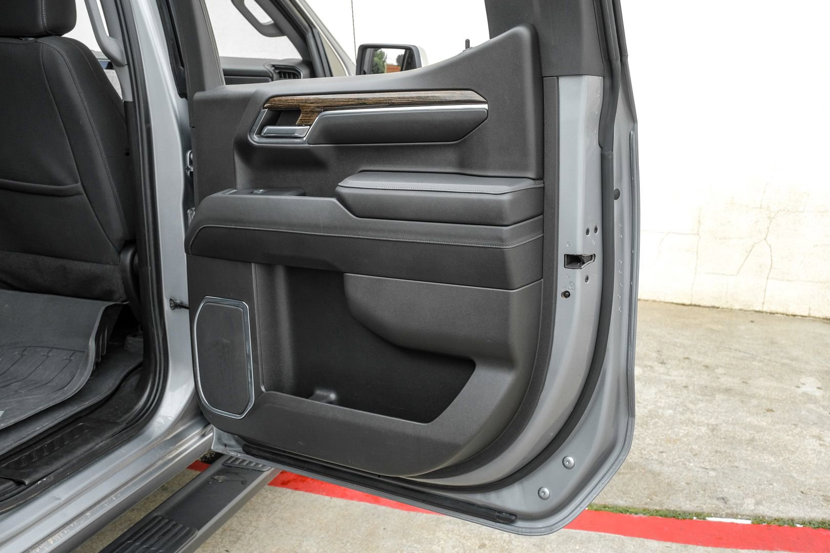Used 2024 GMC Sierra 1500 SLE RWD image 49