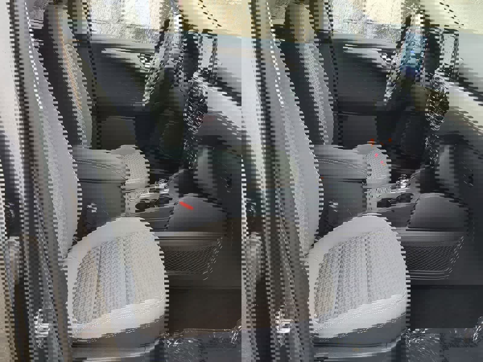 Used 2020 Ford Escape SE image 21