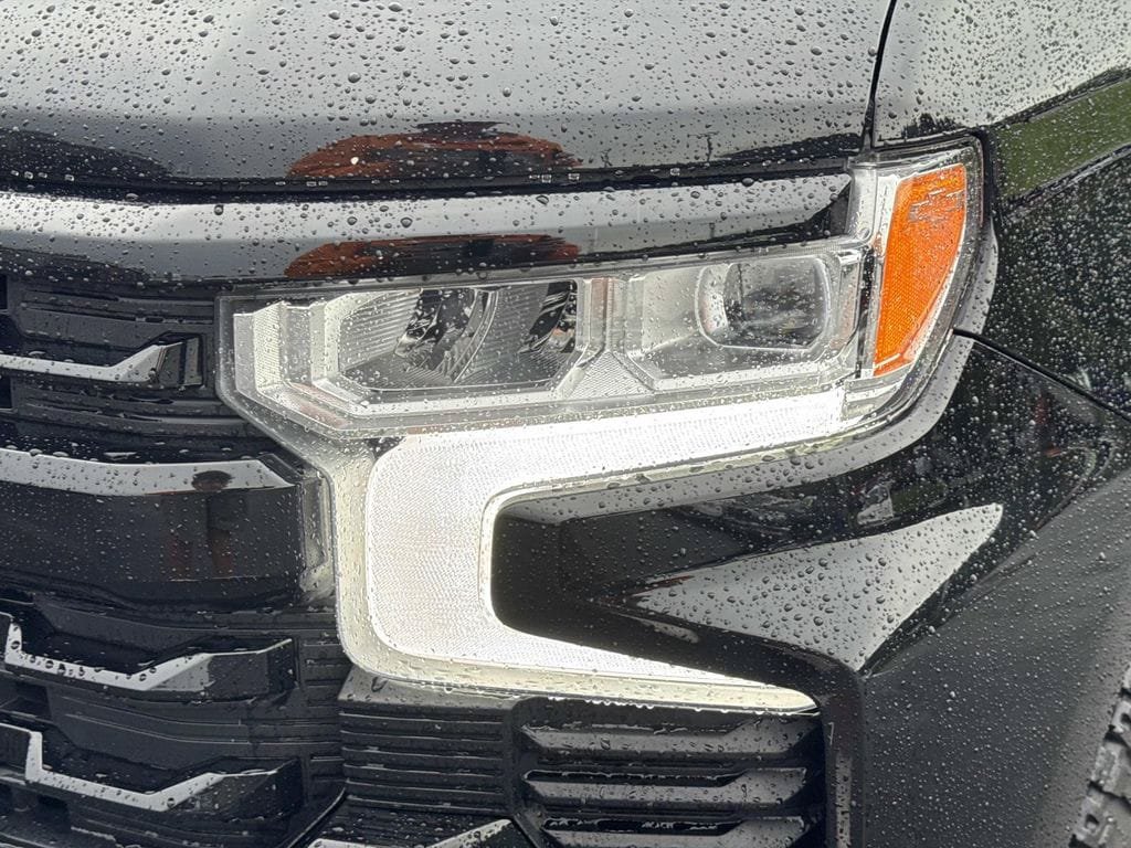 Used 2023 Chevrolet Silverado 1500 RST AWD/4WD image 9