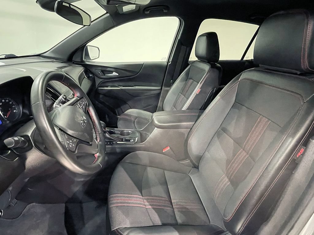 Used 2023 Chevrolet Equinox RS AWD/4WD image 3