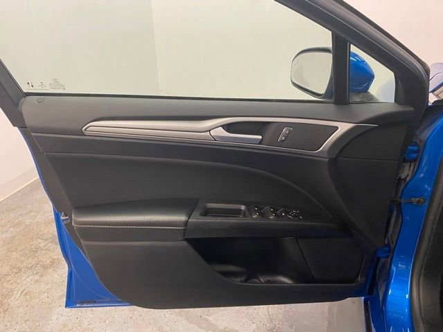 Used 2020 Ford Fusion SE image 19