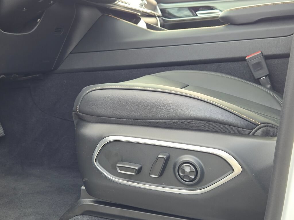 New 2026 Jeep Grand Wagoneer 4WD image 27