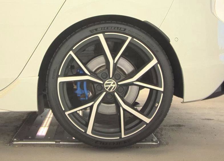 Used 2023 Volkswagen Golf R AWD/4WD image 16