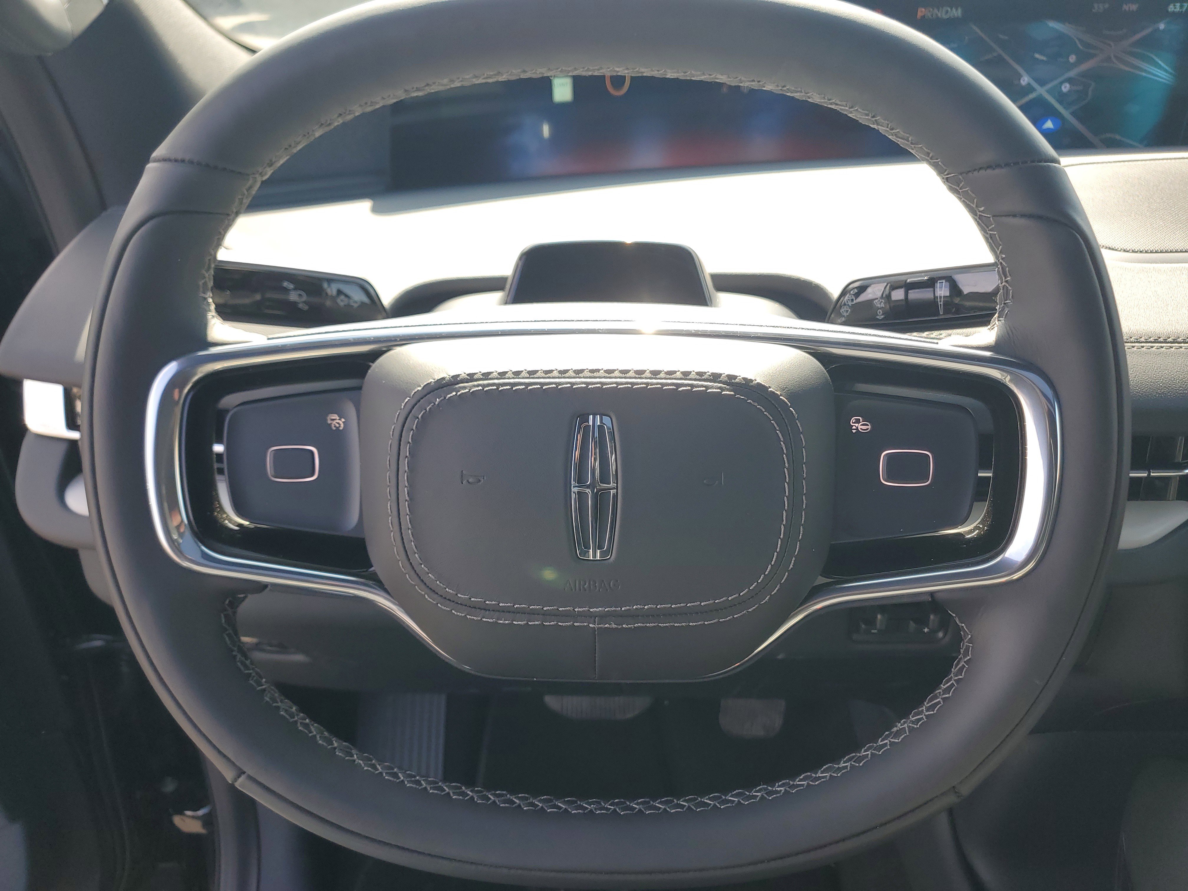 New 2026 Lincoln Navigator Reserve w/ Jet Appearance Package image 16