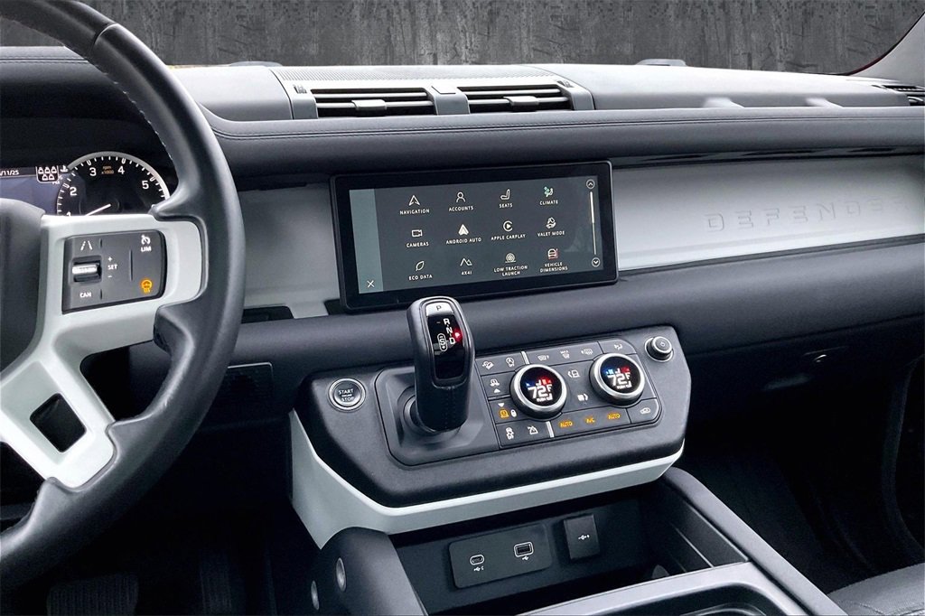 Used 2023 Land Rover Defender 110 X-Dynamic SE image 9