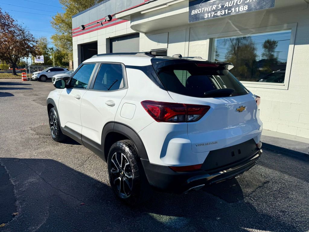 Used 2021 Chevrolet TrailBlazer ACTIV w/ Sun and Liftgate Package image 9