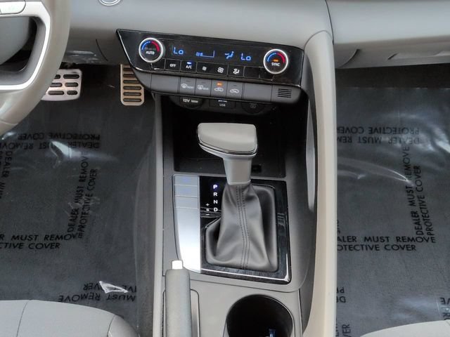 Certified 2025 Hyundai Elantra Sport FWD image 18