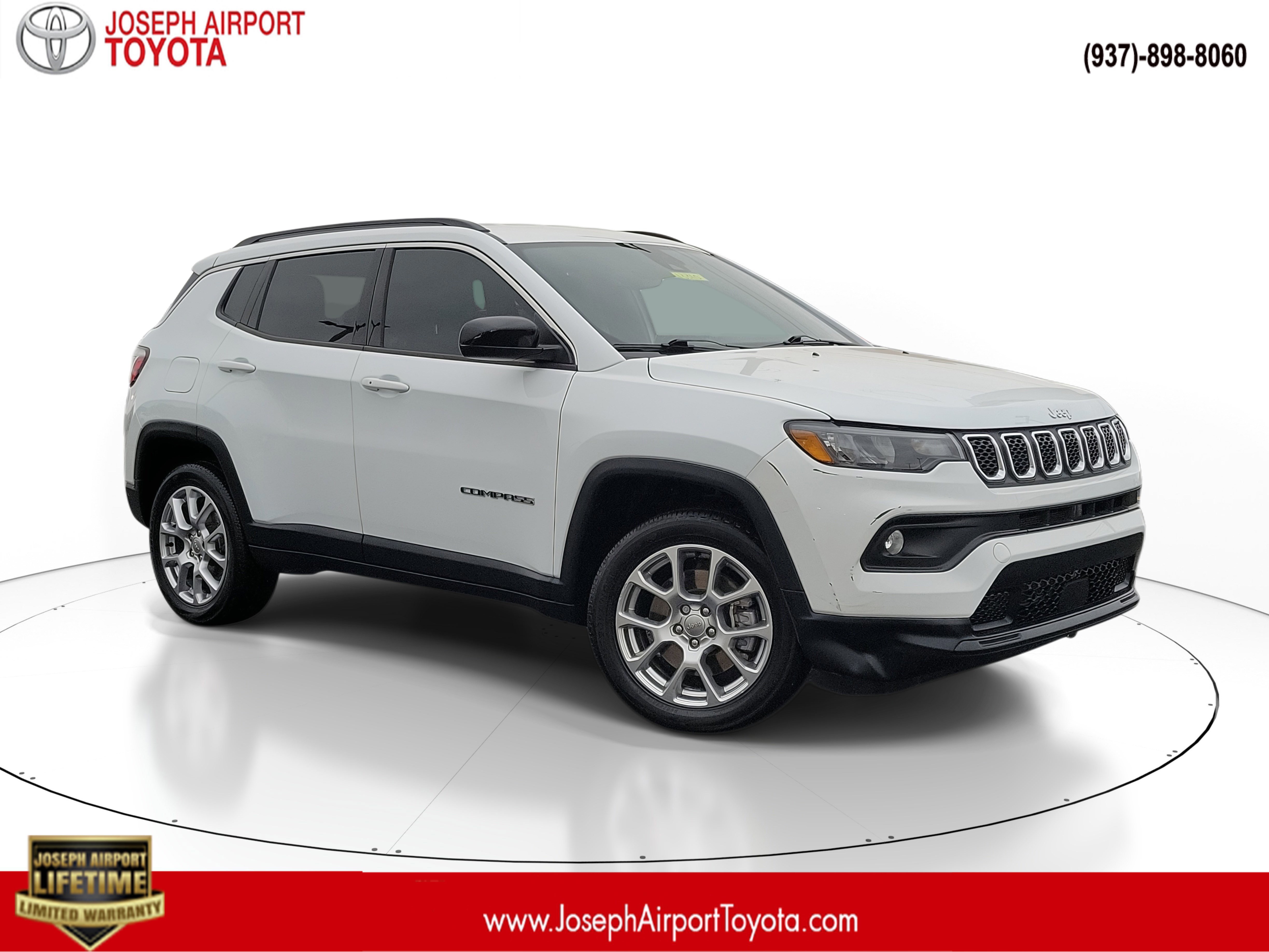 Used 2023 Jeep Compass Latitude image 1