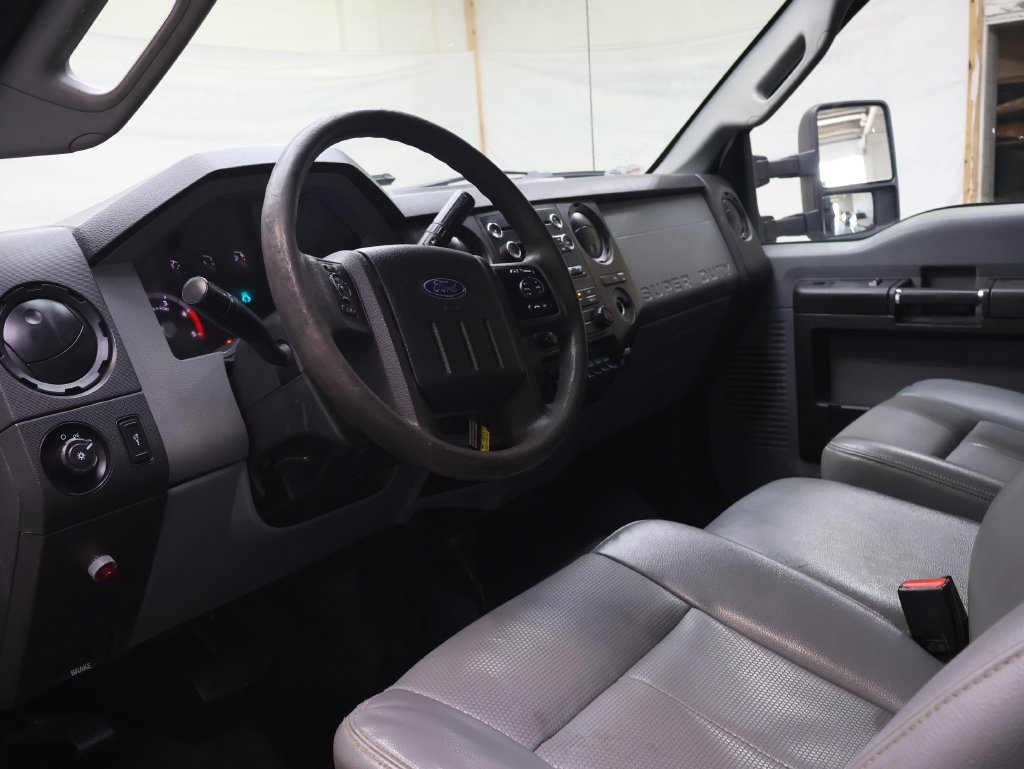 Used 2016 Ford F550 4x4 Regular Cab Super Duty image 15