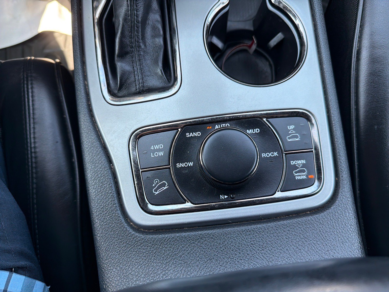 Used 2020 Jeep Grand Cherokee High Altitude AWD/4WD image 15