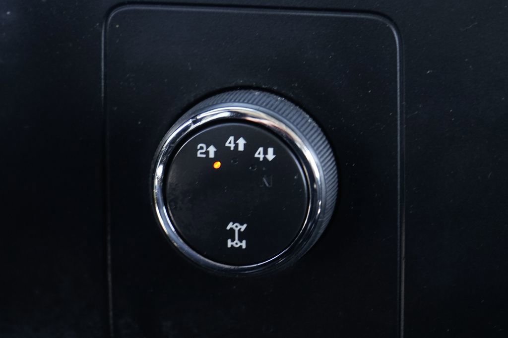 Used 2014 Chevrolet Silverado 2500 LT w/ Custom Sport Truck Package image 26