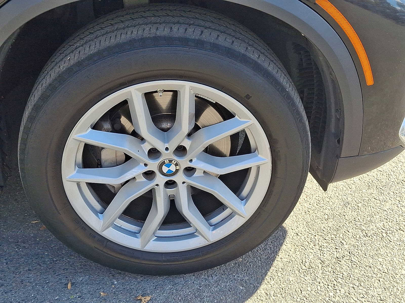 Used 2023 BMW X5 xDrive40i w/ Climate Comfort Package image 27