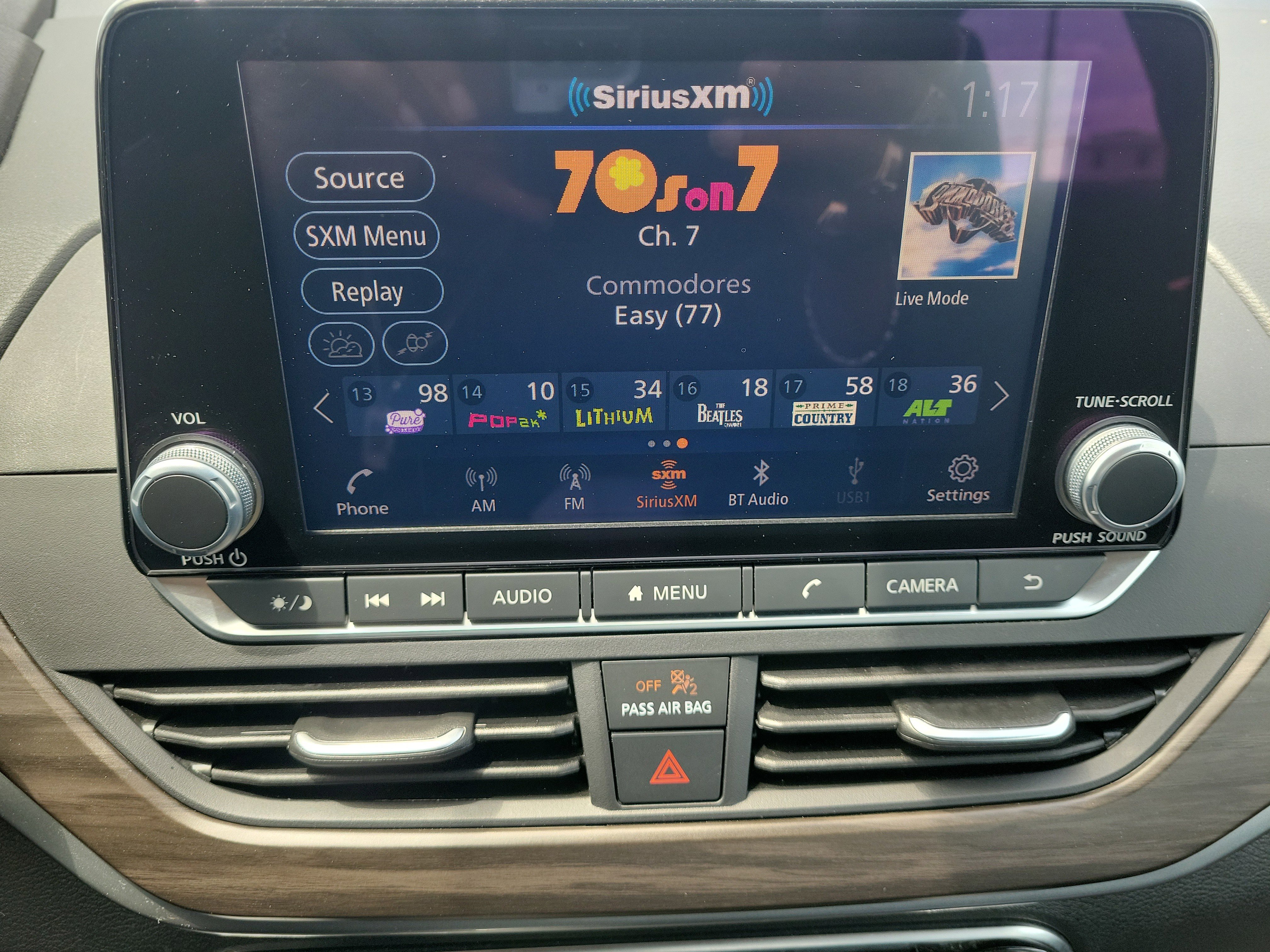 Used 2025 Nissan Altima 2.5 SV FWD image 27