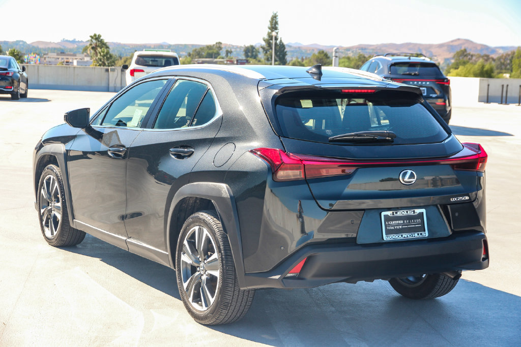 Certified 2024 Lexus UX 250h FWD image 7