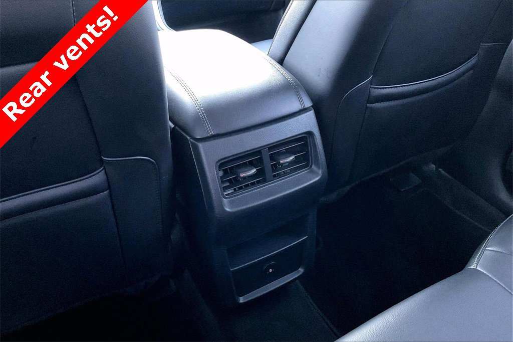 Used 2024 Ford Edge SEL image 34