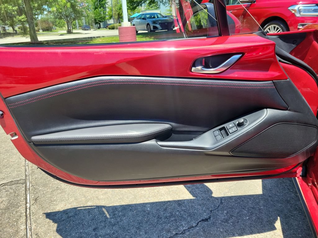 Used 2017 MAZDA MX-5 Miata Grand Touring RWD image 13