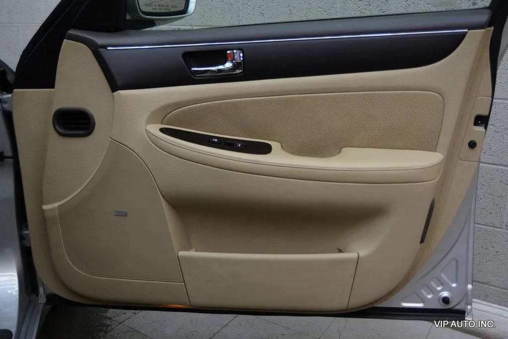 Used 2010 Hyundai Genesis 4.6 RWD image 8