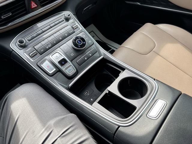 Used 2023 Hyundai Santa Fe SEL Premium image 28